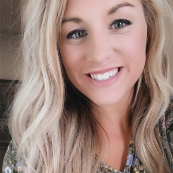 Meet your Posher, Lawren - Picture 1 of 1